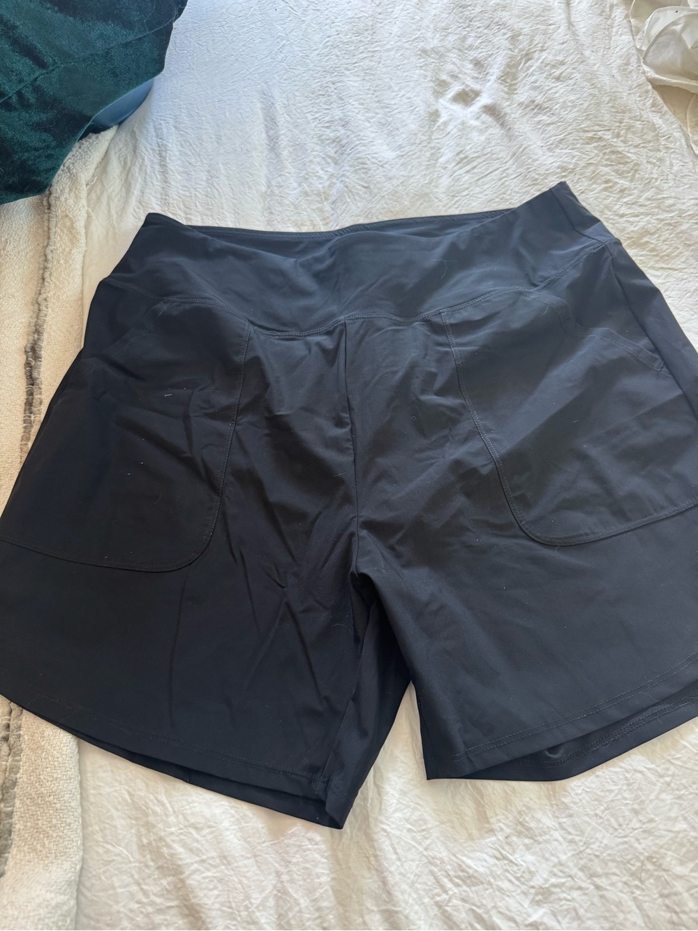 Source Unknown Black Women's Athletic Shorts with Front Pockets